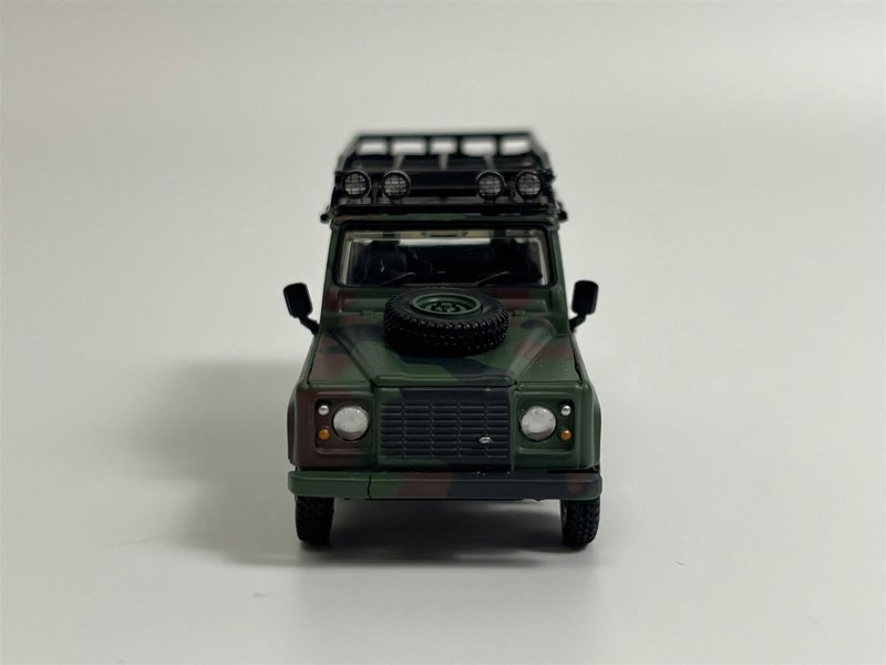 Mini GT Land Rover Defender 110 Military Camouflage RHD 1:64 Scale Mini GT MGT00237R