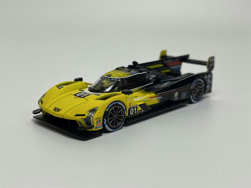 Mini GT Cadillac V series R #01 2023 IMSA Daytona 24 hrs Cadillac Racing 1:64 Mini GT MGT00708L