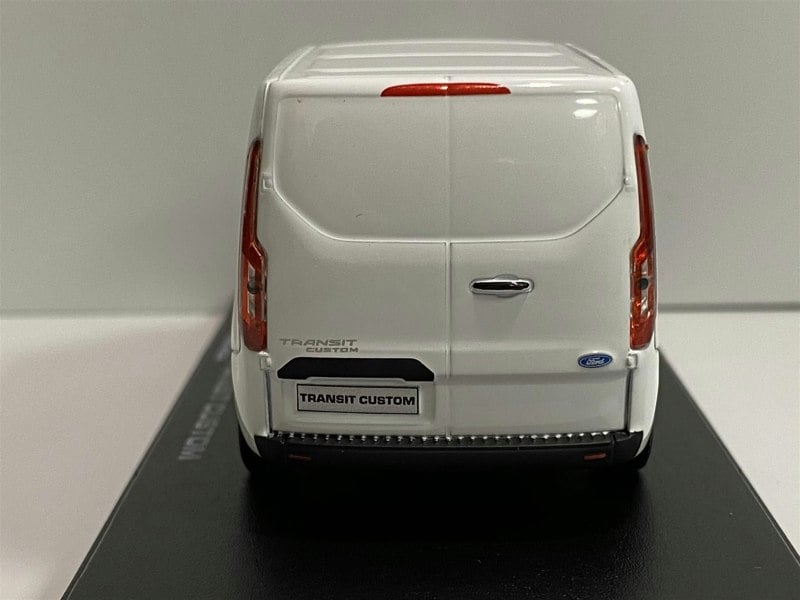 2018 ford transit custom v362 mca frozen white 1:43 scale greenlight 51275