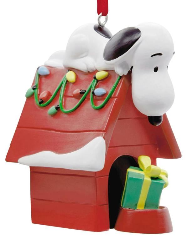 Peanuts/Snoopy - Snoopy on Doghouse Christmas Tree Ornament