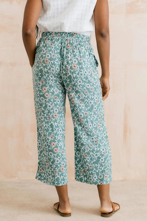 Lily & Me Greta Sea Holly Print Cropped Trousers Ocean