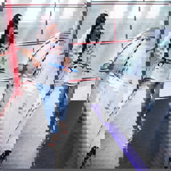 Monstershop Vented Garage Floor Tiles With Edges – 90 Black & 30 Blue