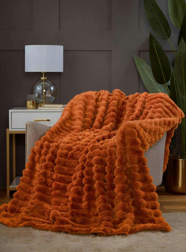 Rapport Soft Chunk Ribbed Faux Fur Throw