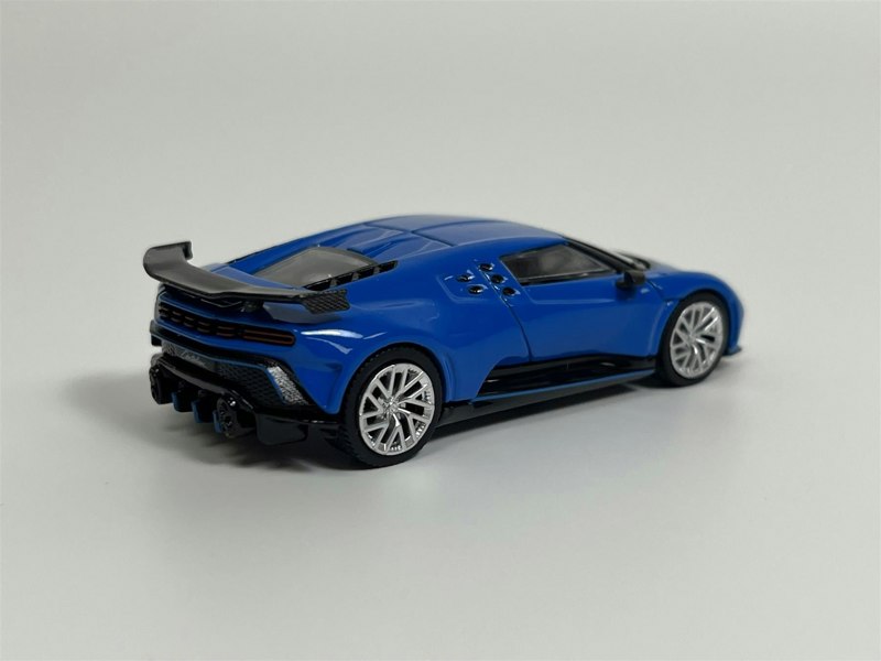 Mini GT Bugatti Centodieci Blu Bugatti LHD 1:64 Scale Mini GT MGT00586L