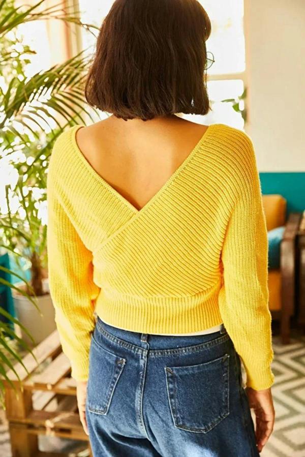 Hoxton Gal Front and Back V-Neck Cropped Knit Sweater
