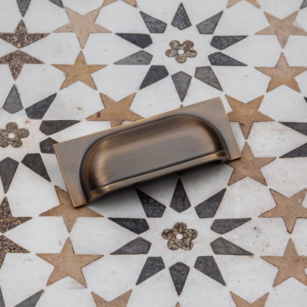 Handle & Home Antique Brass Round Knobs & Cup With Backplate