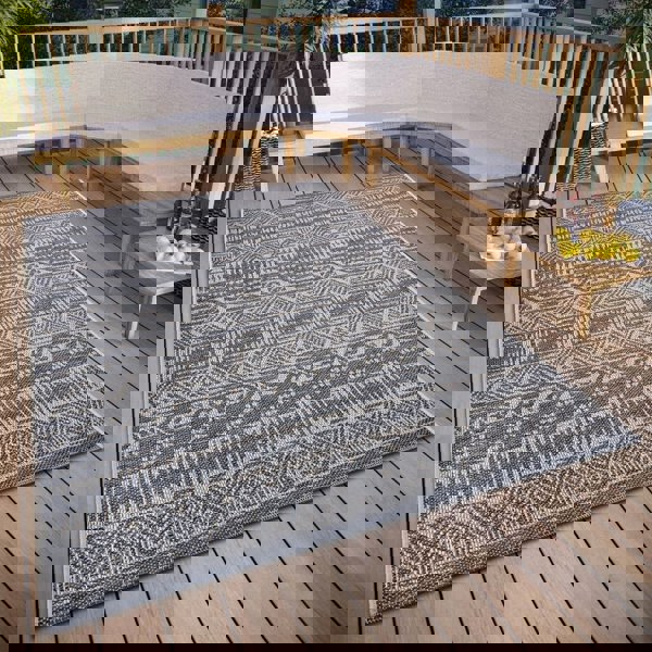 Indoor & Outdoor Tribal Geometric Rug – Grey