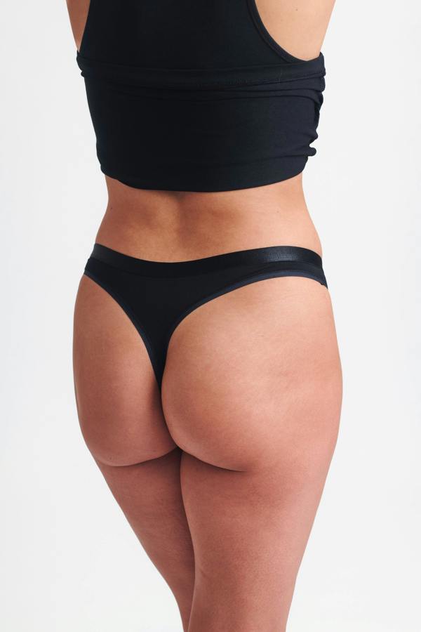 ELLE 3 Pack Super Soft Cotton Heritage Patch Thongsin in Black