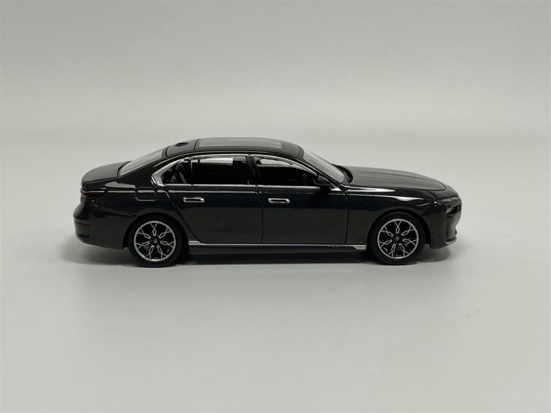 Mini GT BMW i7 xDrive60 Dravit Grey LHD 1:64 Mini GT MGT00818L