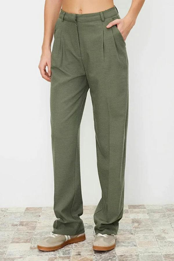 Hoxton Gal Straight-Cut Pleated Woven Trousers