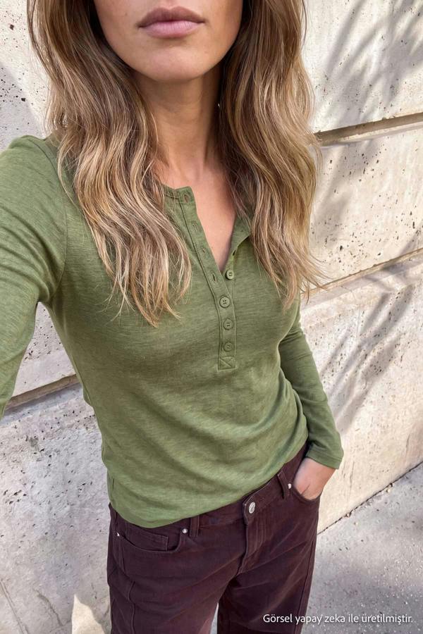 WOVCOR Crew Neck Long Sleeve Button Front Fitted Knit Blouse