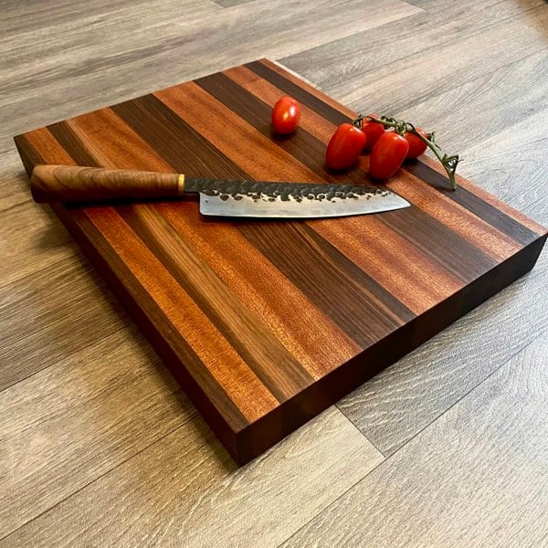 Giraffes & Craftz Tiger Walnut Chopping Board