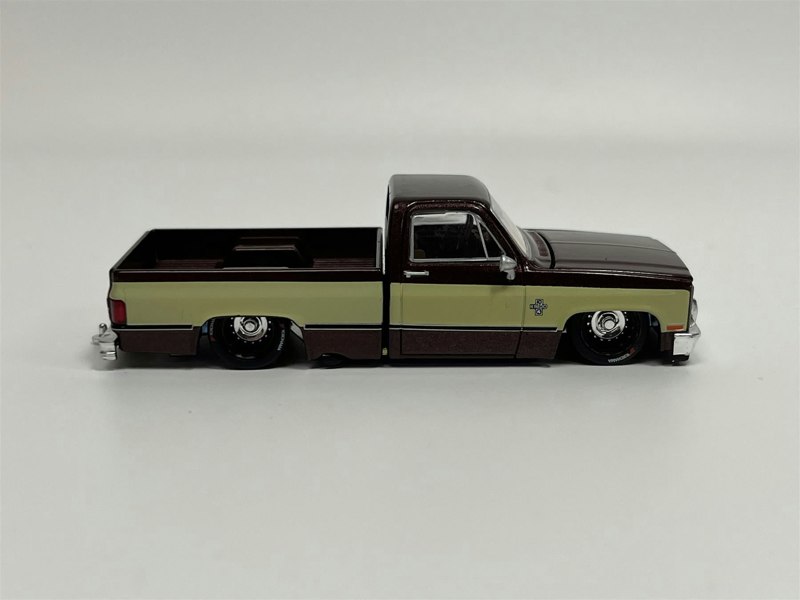 Mini GT Chevrolet Silverado Kaido House Vintage Spec V1 1:64 Mini GT KHMG145