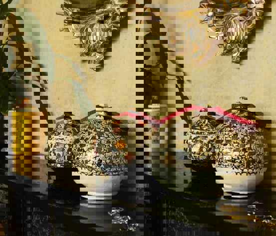 Large Handmade Bonbonnière with Assorted Chocolate Coated Almonds, Palm Oil Free, 260g