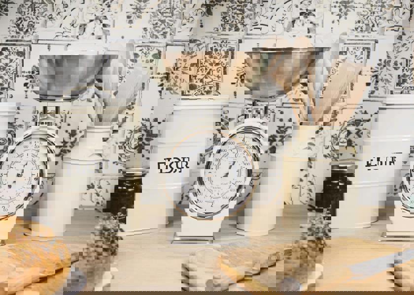 KitchenCraft Living Nostalgia Antique Cream Mechanical Scales