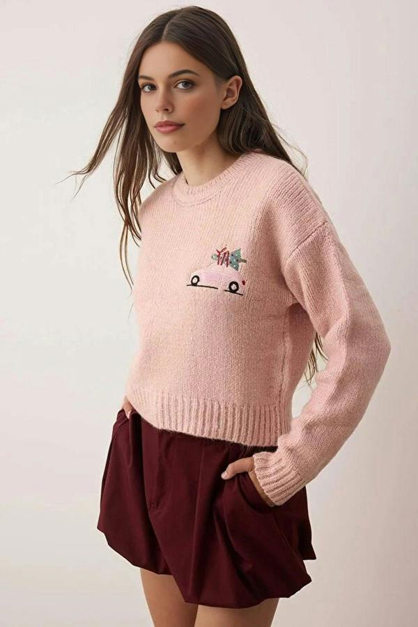 WOVCOR Christmas Themed Crop Soft-Textured Knit Sweater