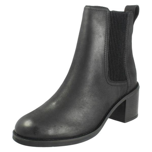Clarks Ladies Clarks Block Heel Pull On Leather Ankle Boots Chamberly Top