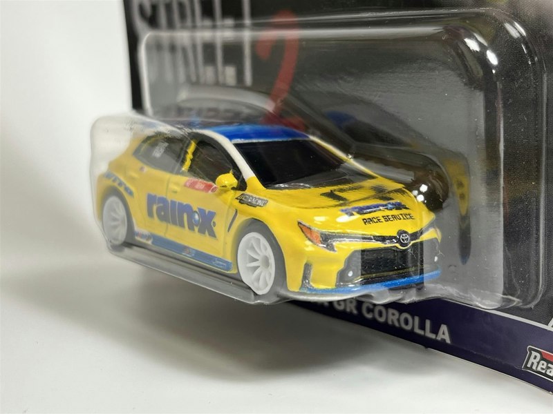 Hot Wheels 2023 Toyota GR Corolla Slide Street 2 Real Riders 1:64 Hot Wheels HKC82