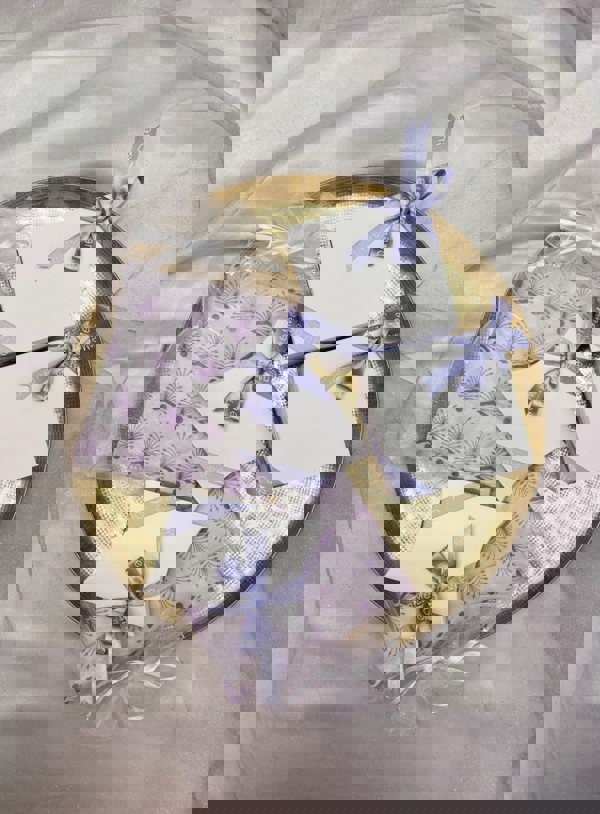 packaging small, elegant small gift box, jewellery packaging for earrings or brooches, branded accessory box, compact and stylish packaging solution
