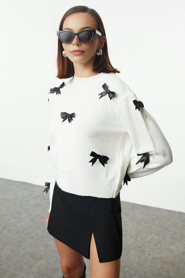 WOVCOR Soft Textured Knit Sweater with Bow Detail