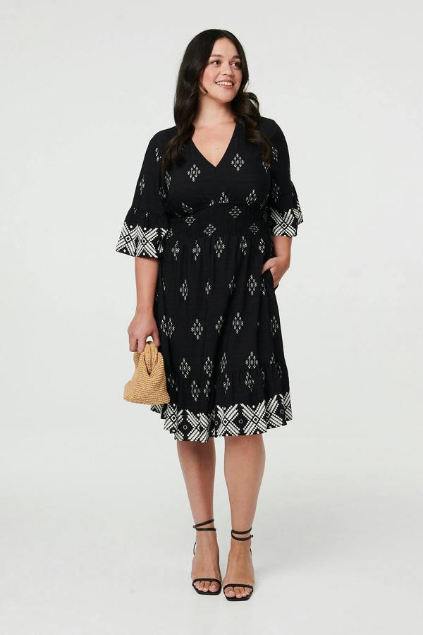 Black | Curve Border Print Knee Length Dress