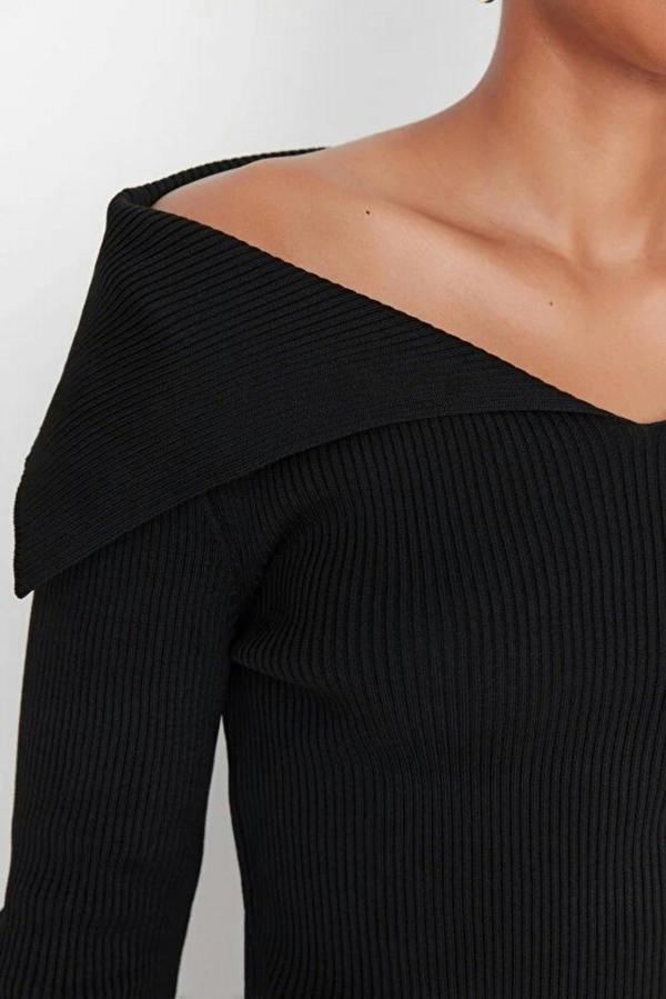 WOVCOR Carmen Collar Knit Sweater