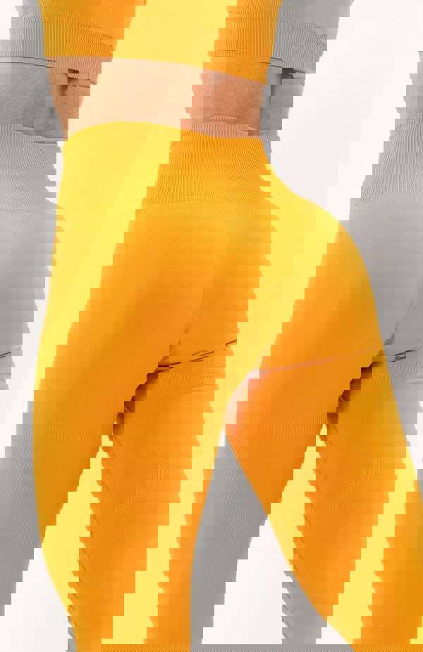 V3 Apparel Women's seamless Limitless bum shaping, high waisted leggings in orange – Squat proof sports tights for Gym workouts training, Running, yoga, bodybuilding and bikini fitness.