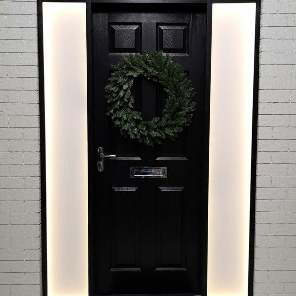 Samuel Alexander 60cm Plain Green Christmas Wreath with 160 Bullet Tips