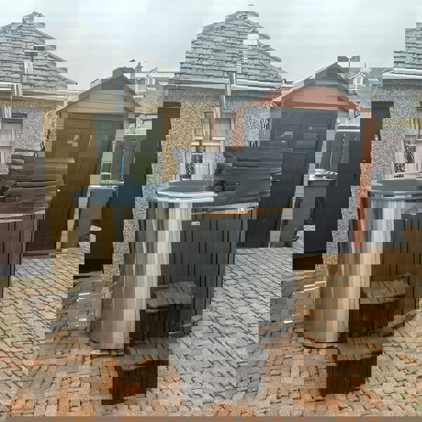 Ofuro wood-fired tub with integrated heater