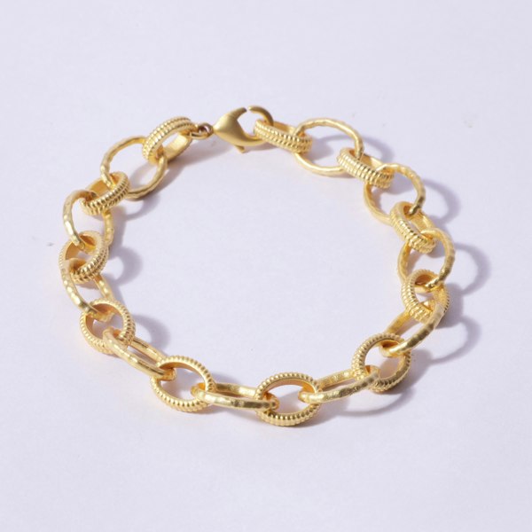 Lila Rasa Oval Hammered Link Bracelet