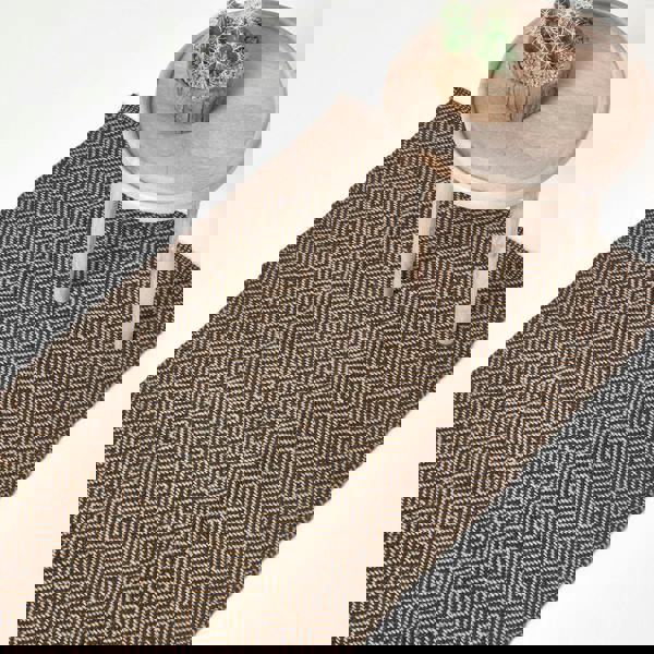 HOMESCAPES Black Geometric Jute Rug