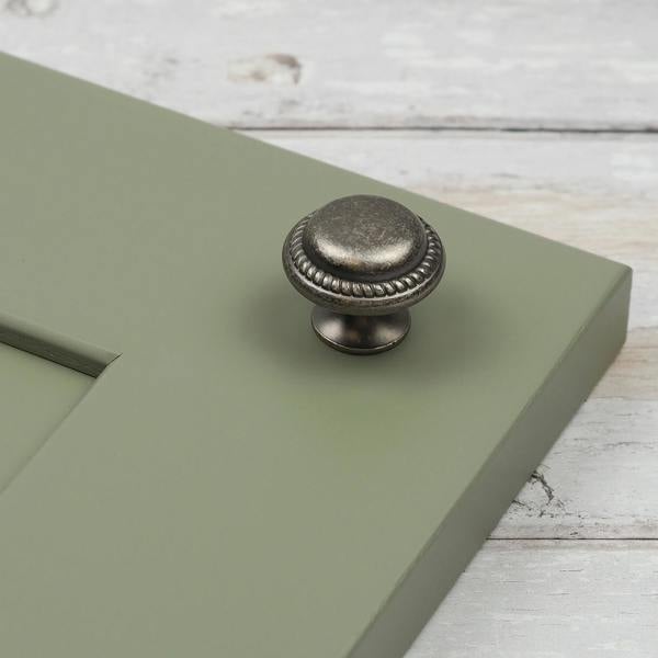 Handle & Home 29mm Antique Pewter Knob