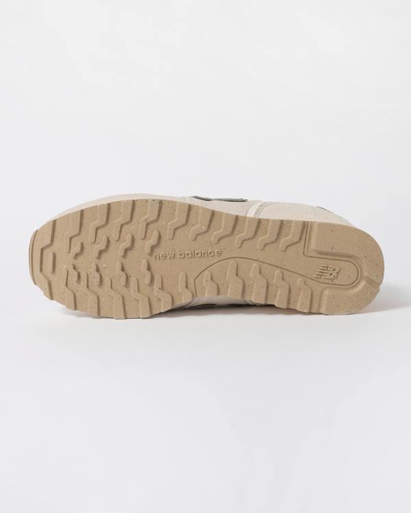 sole of New Balance 373 Womens Trainers in Linen