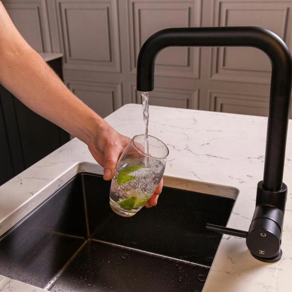 Flode Kyld 4 in 1 Instant Boiling & Cold Water Tap with Filtered Chilled Water | Matt Black Finish