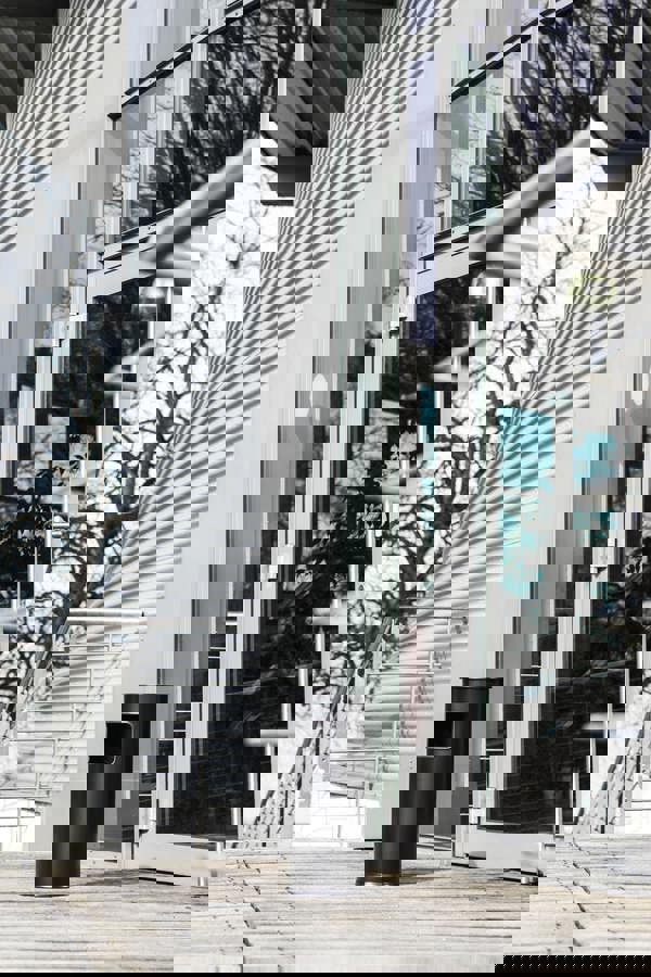 Durable Round Metal Waste Bin with Integrated Sand Ashtray | 17L | Black