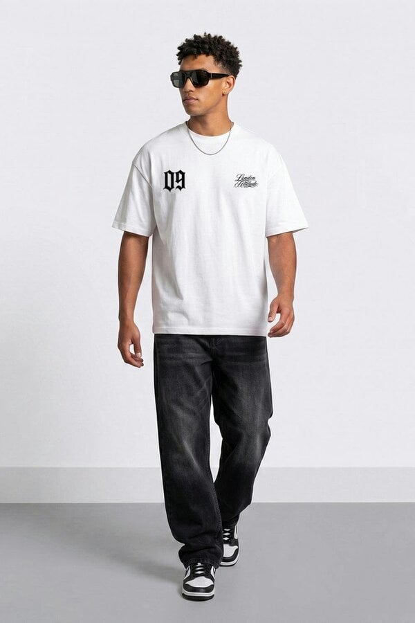 London Attitude Originals 09 Oversized Heavyweight Printed T-Shirt in White