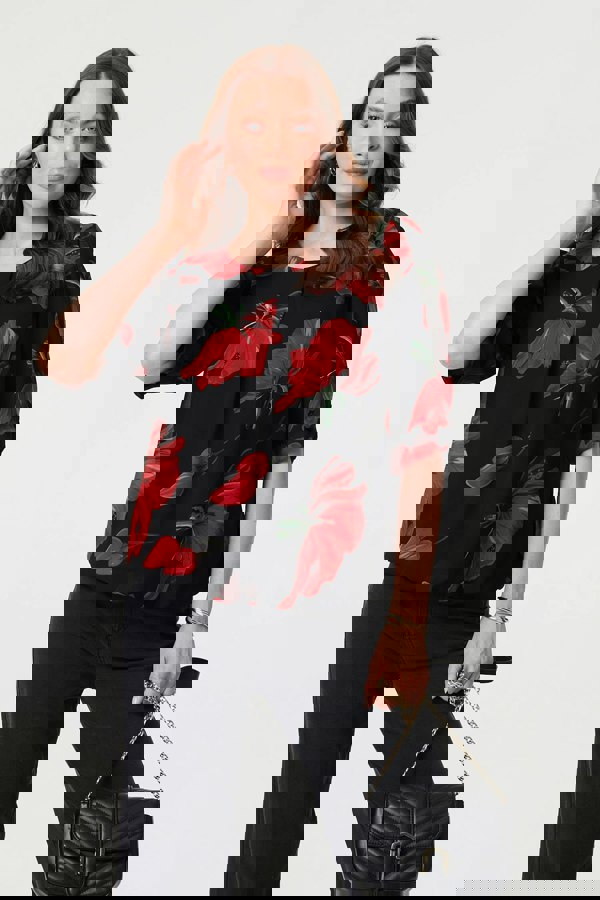 Red | Floral Semi Sheer Puff Sleeve Blouse : Model is 5'9"/175 cm and wears UK8/EU36/US4/AUS8
