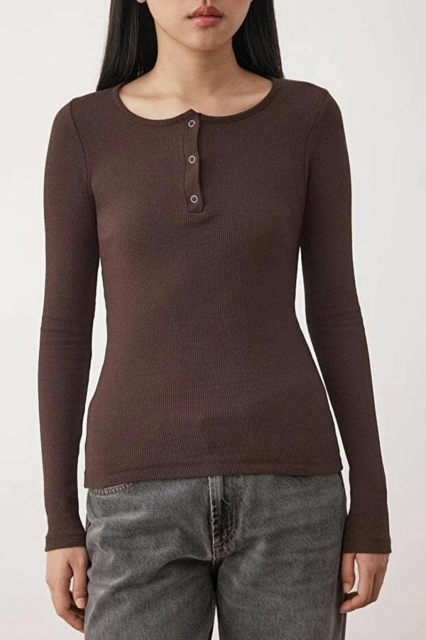 Hoxton Gal Mélange Ribbed Stretch Knit Blouse with Snap Buttons – Fitted