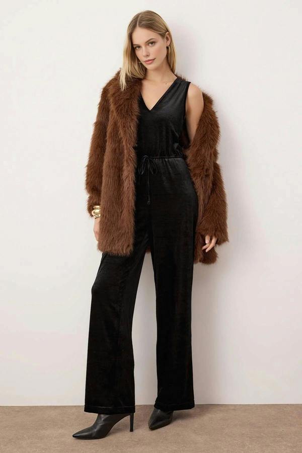 WOVCOR V-Neck Velvet Regular Wide Leg Knit Jumpsuit