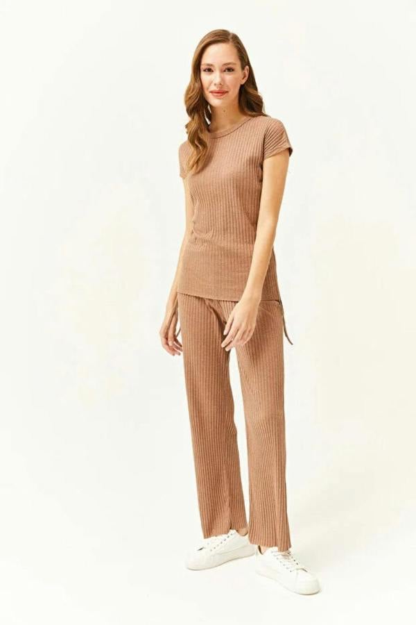 Hoxton Gal 2-Piece Set – Side-Ruched Blouse and Palazzo Pants