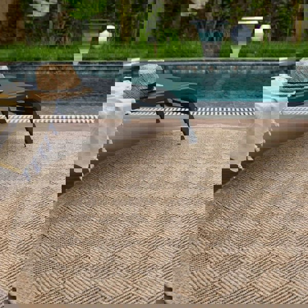 Nature Outdoor Rug Dark Grey colour weather-resistant, jute-looking, easy to clean.