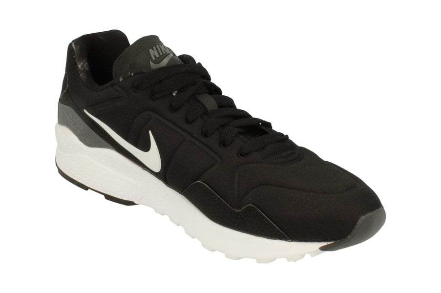Nike Air Zoom Pegasus 92  Mens edition in Black and White. Picture taken from front, right angle. Shows Nike's zoom units across the heel and toes.
