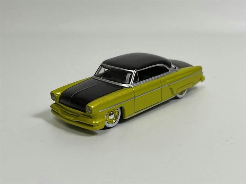 Mini GT Lincoln Capri Hot Rod 1954 Lime Yellow LHD 1:64 Scale MGT00794L