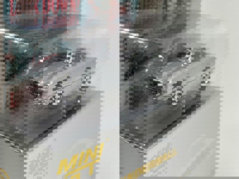 Mini GT James Bond 007 Thunderball Aston Martin DB5 Silver 1:64 Mini GT MGT00901007E