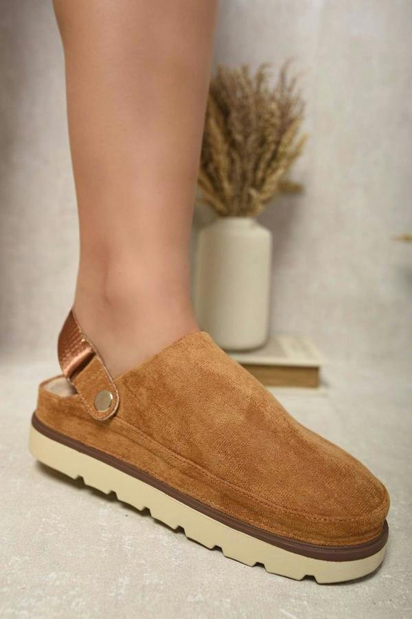 Rebeca Slingback Closed Toe Clogs - Camel