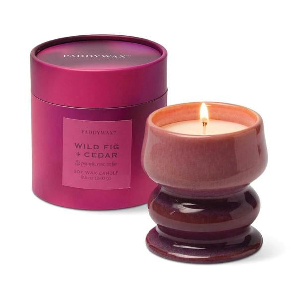 a rich, earthy-woody fragrance blending sweet, juicy fruit with warm, spicy woods