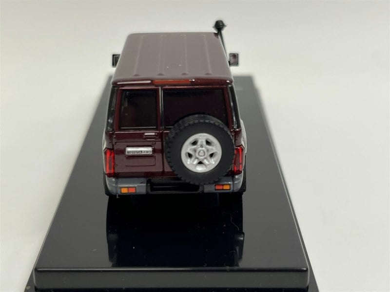 2014 toyota land cruiser 76 merlot red rhd 1:64 paragon 65313