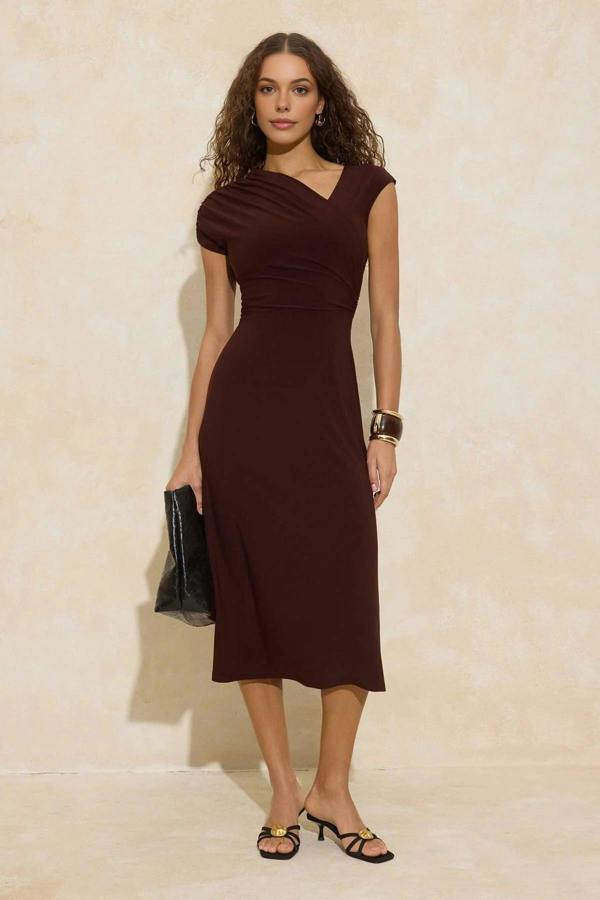 WOVCOR A-Line Ruched Midi Stretch Knit Dress