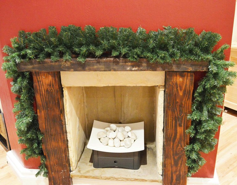 Samuel Alexander 2.7m x 25cm Plain Green Christmas Garland with 200 Bullet Tips