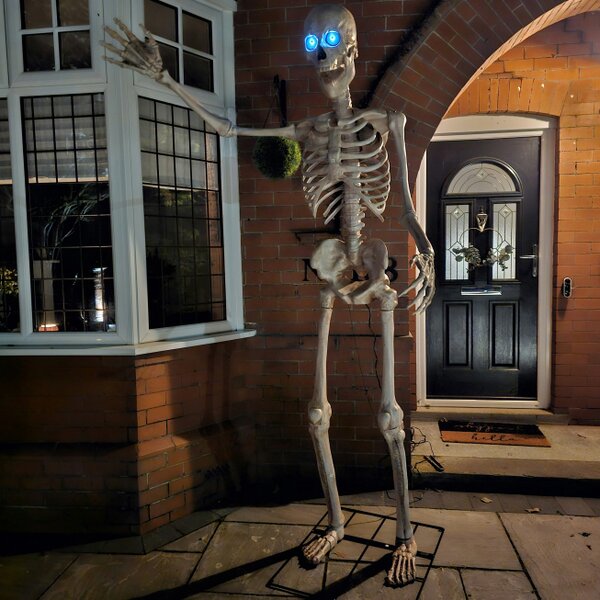Samuel Alexander GIANT 8ft (240cm) Standing Indoor Outdoor Animatronic Halloween Skeleton Decoration